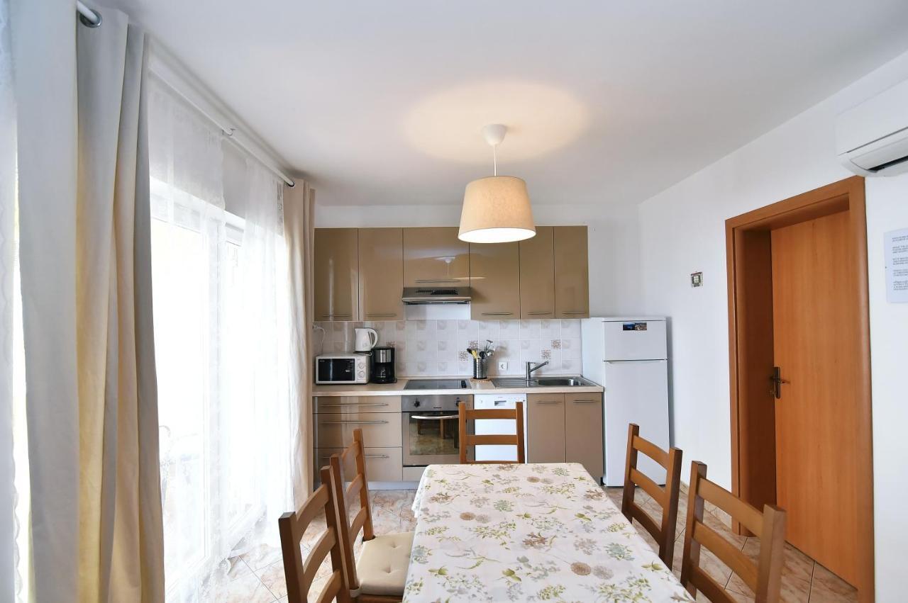 Apartments Luni II Baška Exteriör bild